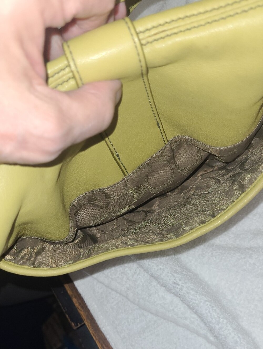 Coach Vintage Soho Flap Shoulder/Crossbody Bag - Picture 4 of 11